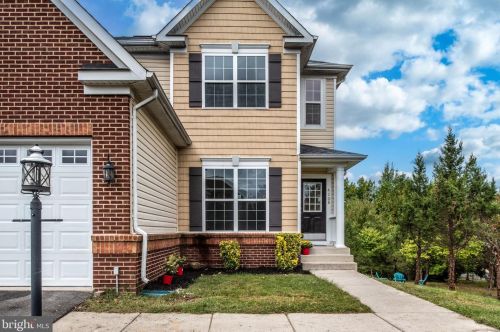 4208 Lehman Ct, Triangle, VA 22172-1785