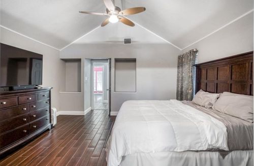 1309 Royal Palm Ln, Carrollton TX 75007-1035 exterior