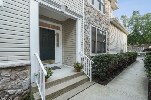 20 Whalen Ct, Town Center, NJ 07052-3679