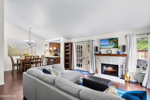 4442 Lubbock Dr, Simi Valley, CA 93063-1770
