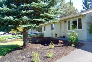 20817 Desert Woods Dr, Bend, OR 97702-2835