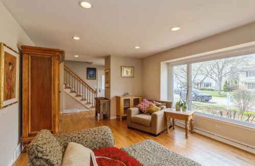 13 Forestway Dr, Bannockburn, IL 60015-4805