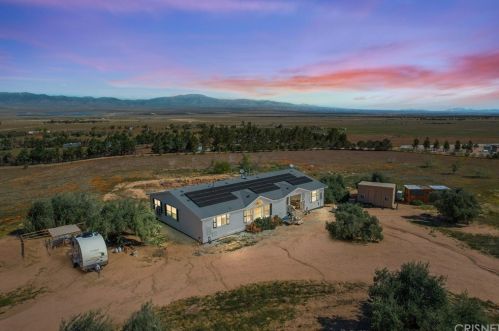 48445 227th St, Lancaster, CA 93536-9346