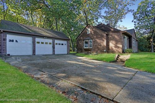 1152 Deal Rd, Tinton Falls NJ  07712-2506 exterior