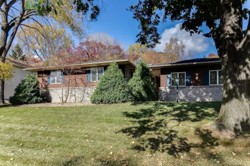 15 Emerson Ave, Saint Paul MN  55118-2126 exterior