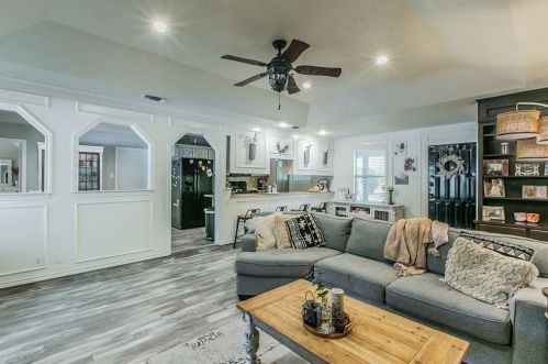 6108 Ridge Rd, Fort Worth TX  76135-1342 exterior