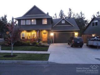 3001 Quiet Canyon Dr, Bend, OR 97701-3964