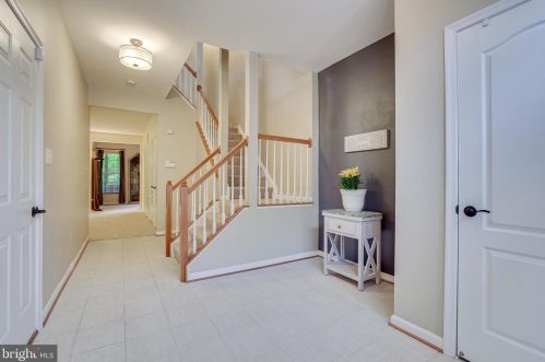 12974 Park Crescent Cir, Herndon, VA 20171-2818