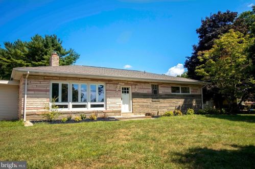1520 Vesta Dr, Harrisburg, PA 17112-1142