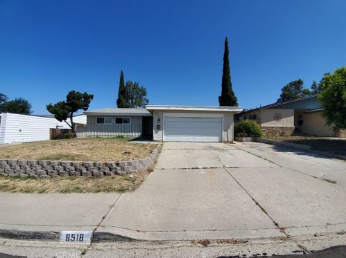 8518 Carlton Oaks Dr, Santee, CA 92071-2211