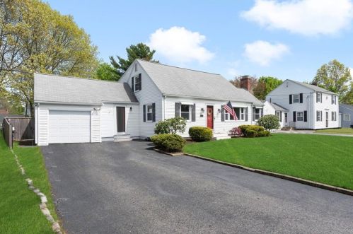61 Knowles Dr, Warwick, RI 02888-3416
