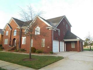 1318 Club House Dr, Chesapeake, VA 23322-8073