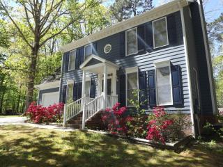 1006 Beechmont Cir, Apex, NC 27502-1654