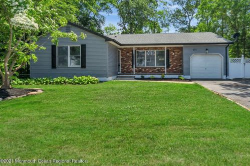 615 Nautilus Blvd, Lacey, NJ 08731-1911