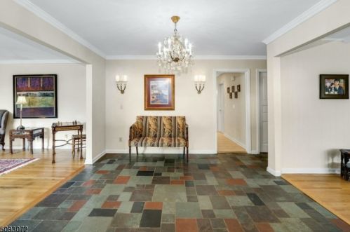 1413 Outlook Dr, Mountainside, NJ 07092-1412