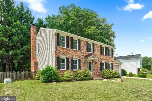 6508 Koziara Dr, Springfield, VA 22015-4127