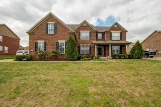 208 Rock Castle Dr, Lebanon, TN 37087-7616