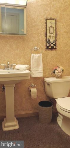 2608 Beechwood Rd, Lancaster PA  17601-4802 exterior