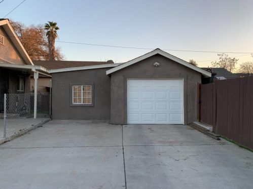 1530 Larkin Ave, Modesto, CA 95354-4241