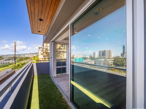 1538 Pele St, Honolulu HI  96813-2010 exterior