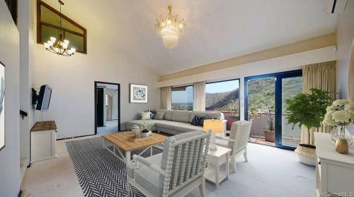 882 Nana Honua St, Honolulu, HI 96825-1075
