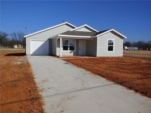 913 5th St, Mineral Wells, TX 76067-6033