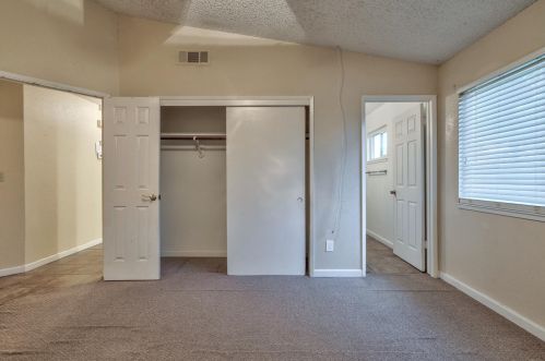 725 Bennington Ave, Turlock CA 95382-0306 exterior