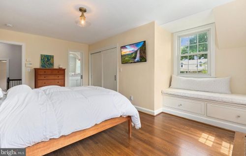 1516 Live Oak Dr, Silver Spring MD 20910-1543 exterior