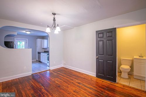 2933 Girard Ave, Philadelphia PA  19130-1119 exterior