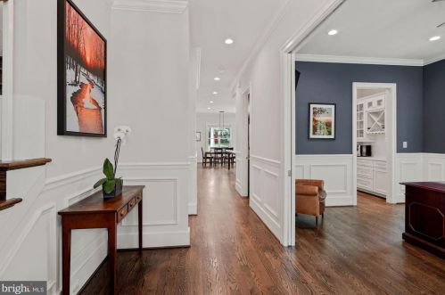 409 Rosemary Ln, Falls Church, VA 22046-3847