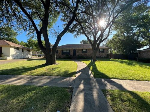 3622 Douglas Dr, Garland TX  75041-4427 exterior