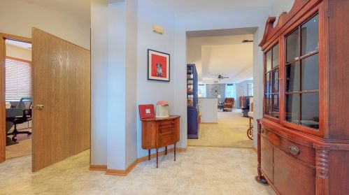 180 Sycamore Dr, Lemont, IL 60490-1015