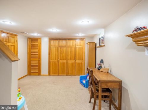 8408 Chippewa Rd, Philadelphia PA 19128-1206 exterior