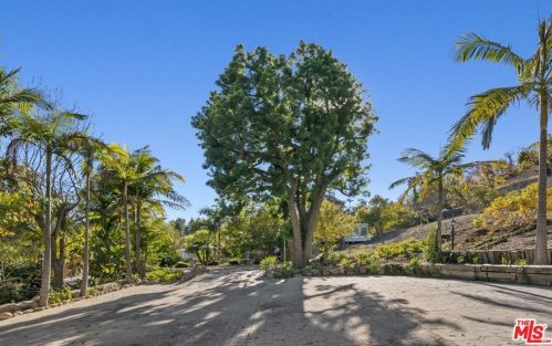 4601 Balboa Ave, Van Nuys CA  91316-4106 exterior
