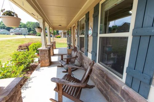 717 Lake Vista Dr, Jefferson GA  30549-4608 exterior