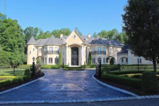 12 Raintree Ct, Holmdel Village, NJ 07733-2814