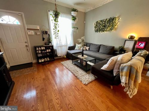 2044 Emily St, Philadelphia PA  19145-2823 exterior