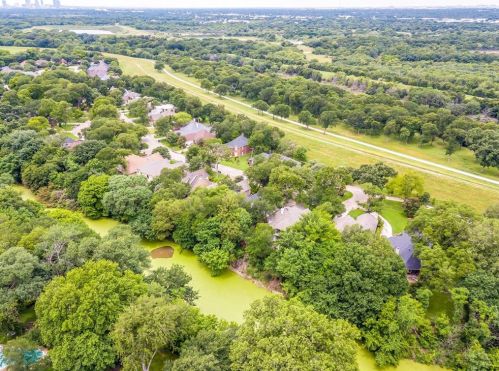 5968 Riverbend Pl, Fort Worth TX  76112-1064 exterior