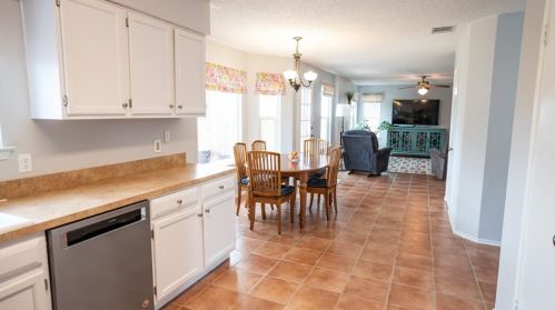 8113 Doe Mdw Dr, Austin TX  78749-2866 exterior