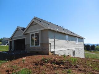 125 Alder St, Dundee OR  97115-9514 exterior