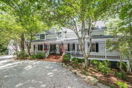 44 Owl Ct, Sapphire, NC 28774-7690