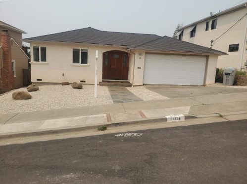 18437 Magee Way, Hayward, CA 94546-2218