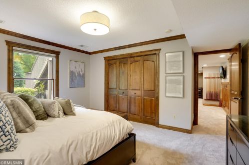 10147 Bridgewater Pkwy, Saint Paul MN  55129-8587 exterior