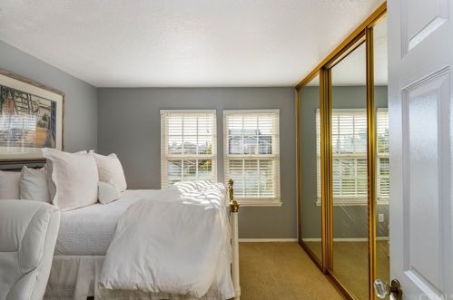 16 Chenile, Irvine CA  92614-7528 exterior