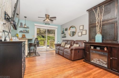 3 Autumn Ln, Hackettstown NJ  07840-4704 exterior