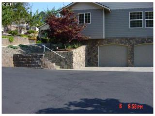 120 Woodrose Ln, Roseburg OR  97471-1646 exterior