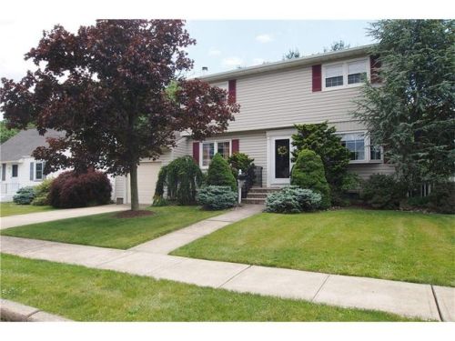 95 Corey St, Perth Amboy, NJ 08863-2056