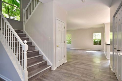 364 Messenger Cir, North Aurora IL  60542-1805 exterior