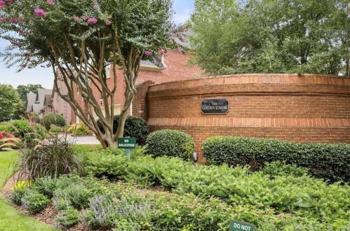 205 Embassy Ct, Atlanta GA  30328-4854 exterior