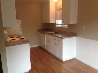 1230 Walker Ave, Walnut Creek CA  94596-4922 exterior